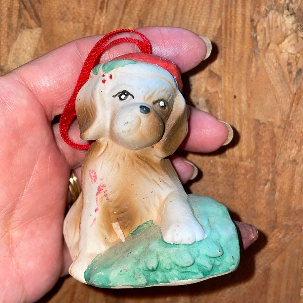 Vtg ceramic dog in Santa hat with Christmas tree ornament